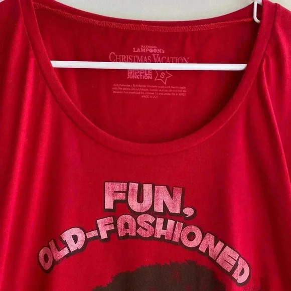 National Lampoon’s Christmas Vacation Fun, Old-Fashioned Griswold Christmas Tee - Picture 6 of 9